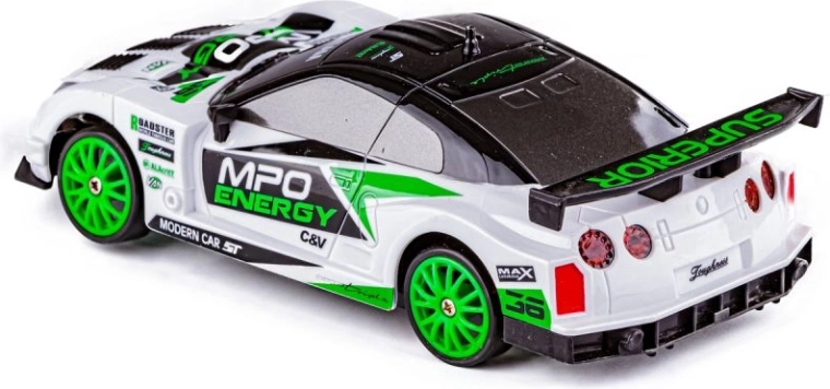 4WD i opony do driftu dla kontrolowanego poślizgu