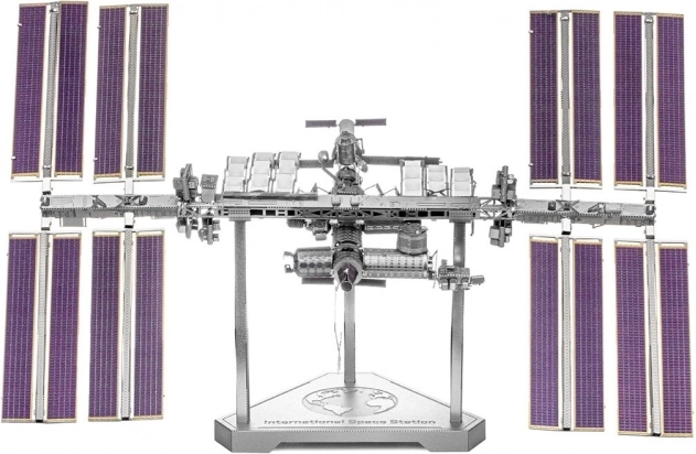 METAL EARTH łamigłówka 3D Międzynarodowa Stacja Kosmiczna (ICONX)