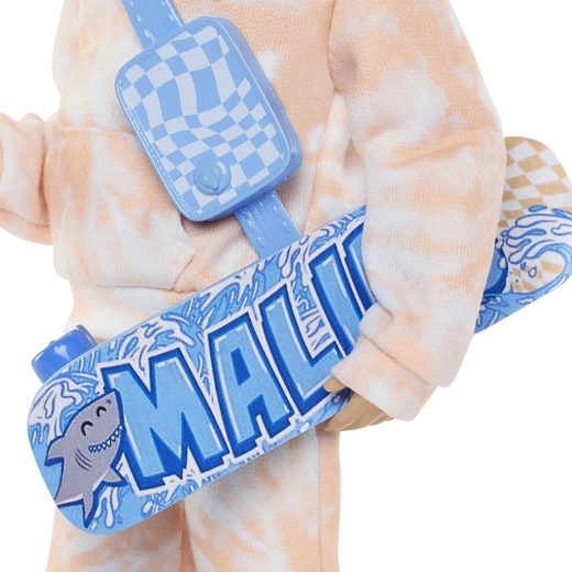 Miejska zabawa ze skateboardem