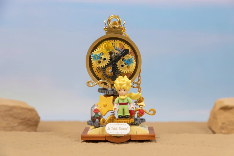 Elegancki „kieszonkowy zegarek” ze złotymi przekładniami