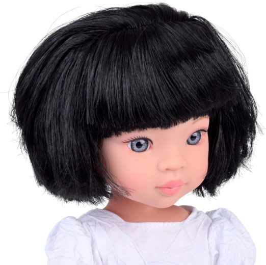 Realistyczne detale i włosy mocowane metodą rooting