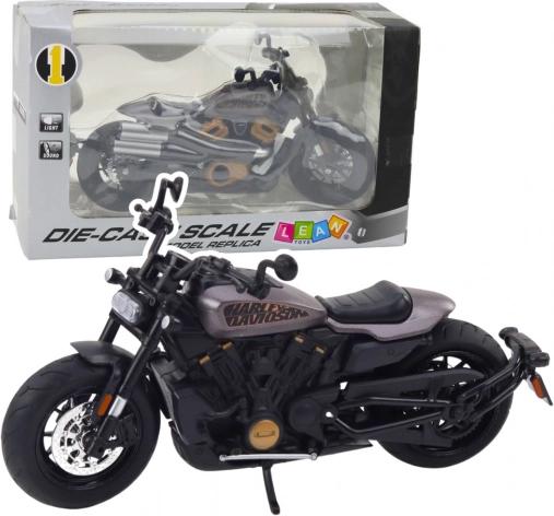 Model motocykla Chopper 1:12 z funkcjami