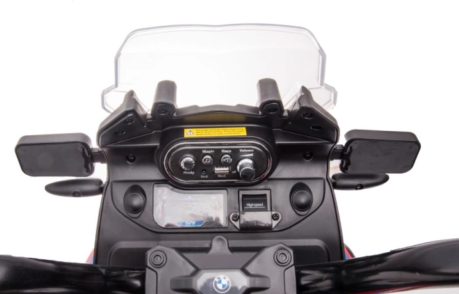 Realistyczny kokpit z muzyką i sterowaniem