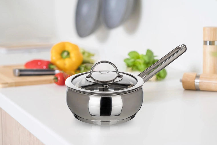 Odpowiedni na wszystkie typy kuchenek, w tym indukcję