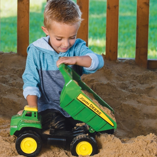 Duża wywrotka John Deere dla małych budowniczych