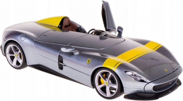 Atrakcyjny model kolekcjonerski w skali 1:24