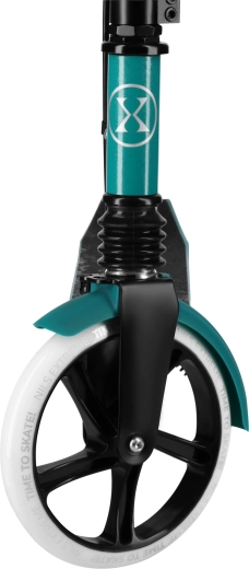 Płynna jazda dzięki dużym kołom 200 mm i ABEC 9