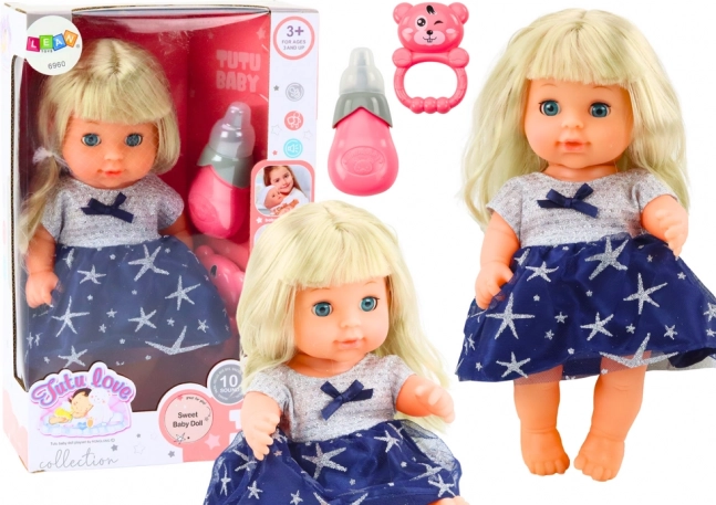 Lalka w marynarskiej sukience