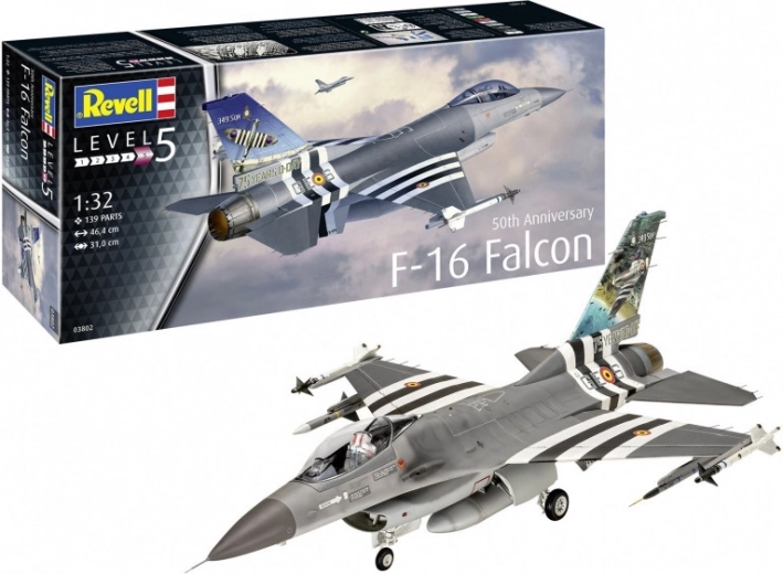 Plastikowy model samolotu F-16 Falcon na 50. rocznicę 1/32