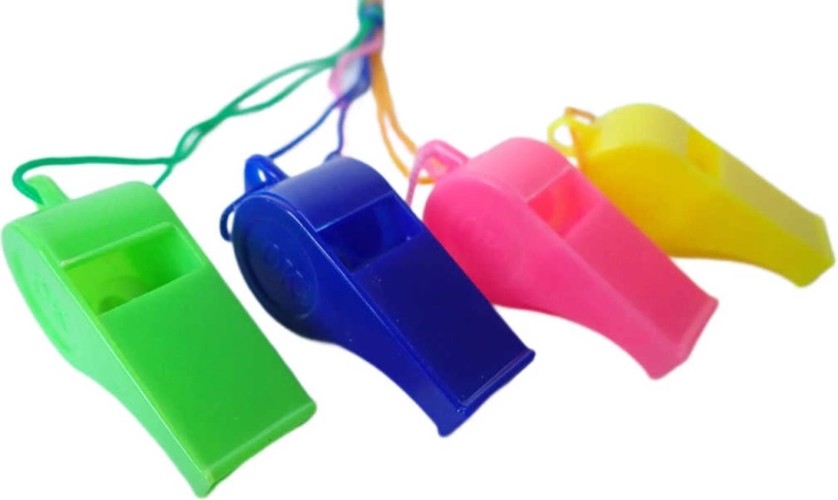 Plastikowy gwizdek sportowy Acra na sznurku – 1 sztuka