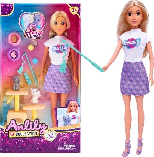 Lalka z kotkami i drapakiem dla kotów