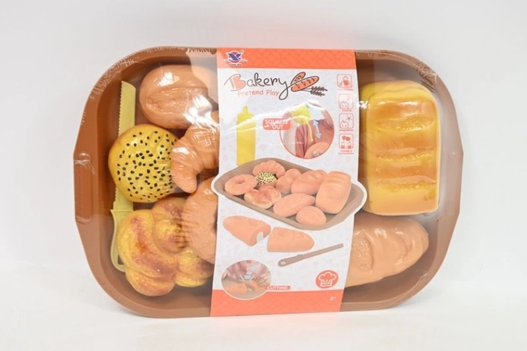 Kuchenny zestaw pieczywa na tacy