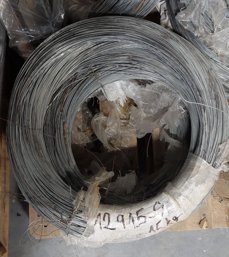 Czarny stalowy drut wiązałkowy 4 mm – opakowanie 25 kg (2. jakość)