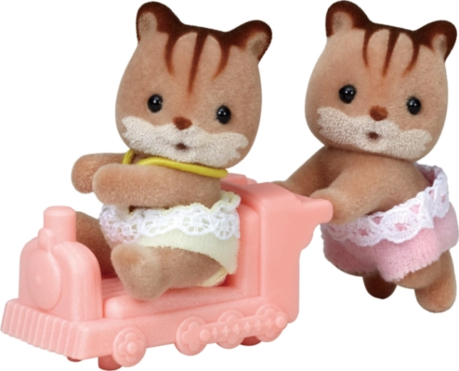 Sylvanian Families bliźnięta wiewiórki orzesznice z lokomotywką