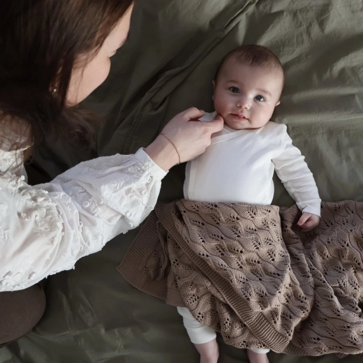 Vinter & Bloom kocyk z organicznej bawełny Moment Taupe Brown