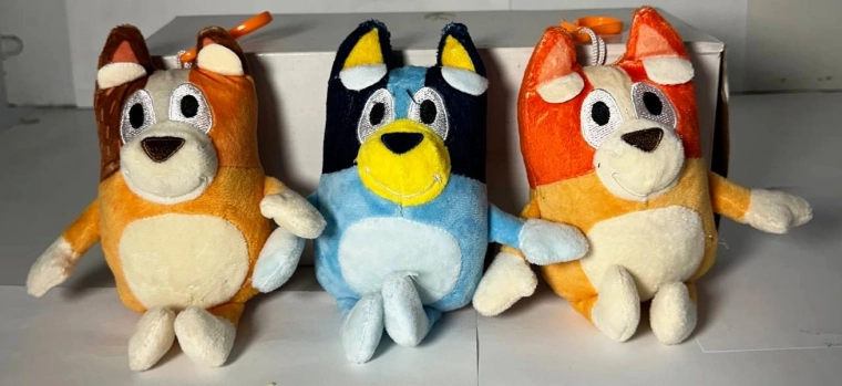 Pluszowa maskotka – zawieszka dekoracyjna