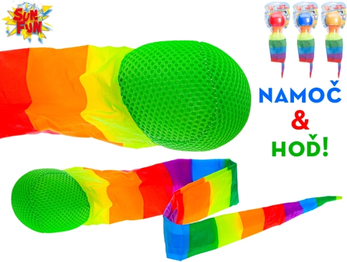 Piłka wodna z tęczową wstążką