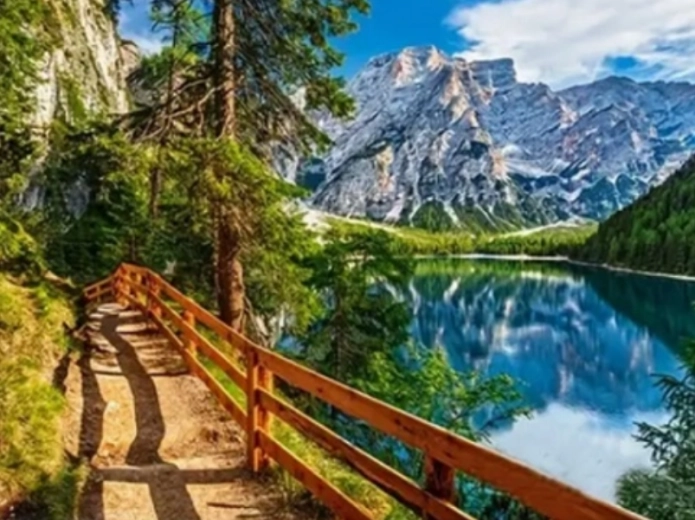 Malowanie diamentowe – ścieżka wzdłuż górskiego jeziora 30 × 40 cm