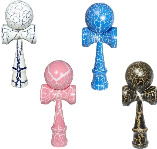 Kendama – tradycyjna japońska drewniana zabawka, kolorowy mix