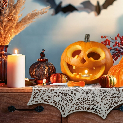 Halloweenowa podkładka w kształcie pajęczyny, srebrna, 37 cm