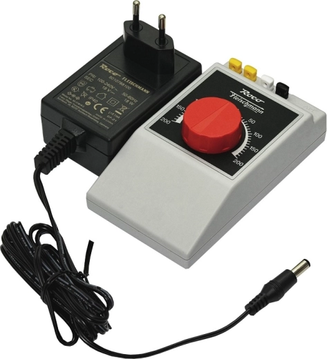 Analogowy regulator Roco z zasilaczem