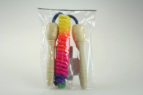 Skakanka 2 m drewniana żłobiona