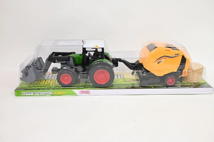Traktor z maszyną rolniczą