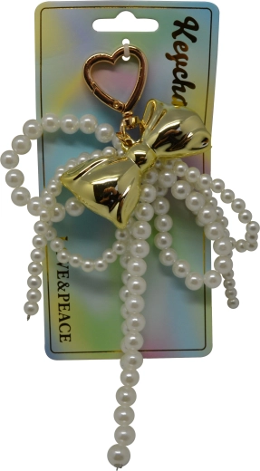 Brelok do kluczy z perłami, kokardką i sercem