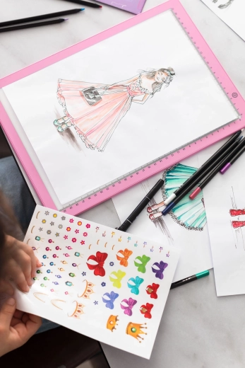 Artissimo xxl pracownia projektowa z podświetlaną LED podkładką – modne stylizacje