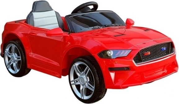 Czerwone dziecięce elektryczne autko