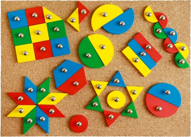 Lena gra z młotkiem obrazki dla dzieci