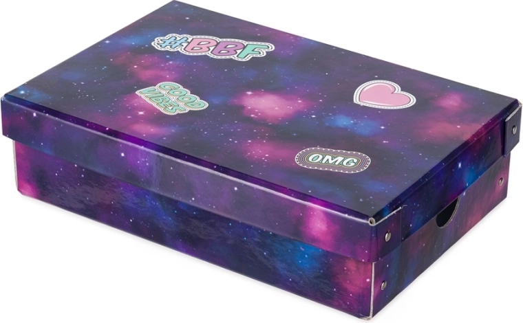 Małe pudełko laminowane z wiekiem