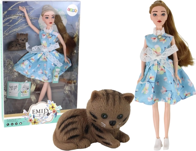 Laleczka Emily wiosenna z długimi włosami w niebieskiej sukience i z kociakiem