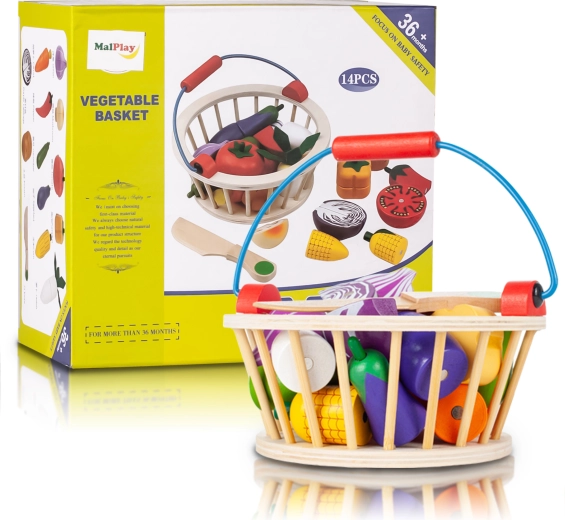 Drewniany koszyk z warzywami do krojenia