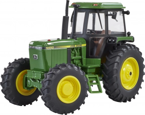 Model traktora Britains John Deere 4450 w skali 1:32