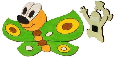 DODO drewniany magnes dekoracyjny – zielony motyl 10 × 7 cm