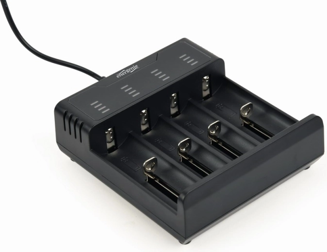 USB ładowarka akumulatorów Ni‑MH i Li‑ion, czarna