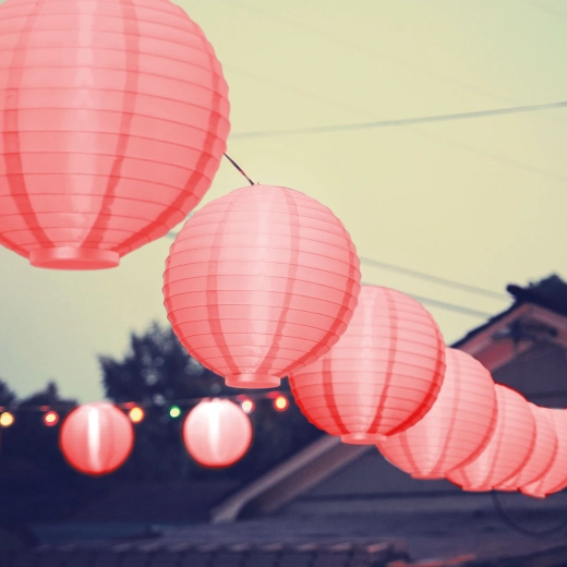 Czerwony lampion LED