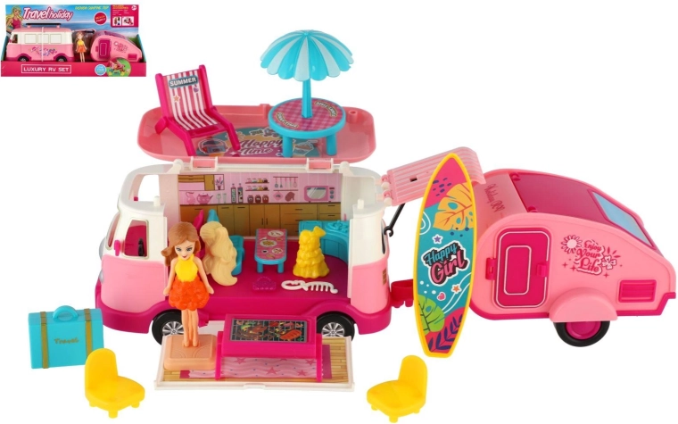 Retro kamper z przyczepą i lalką