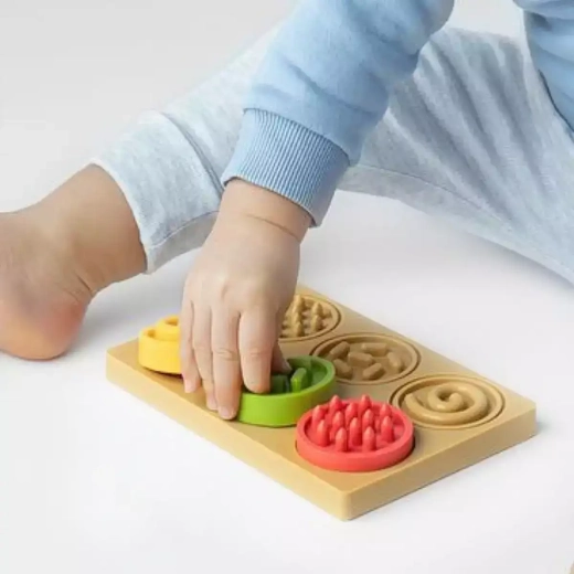 Sensoryczne puzzle z kółkami dla niemowląt 6m+ Mom's Care