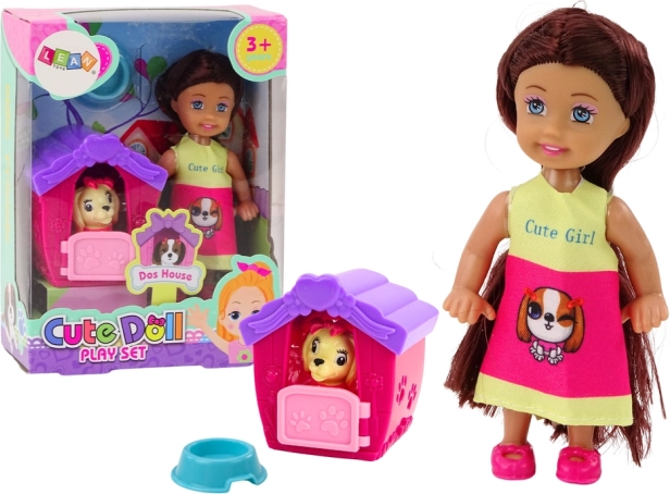 Mini lalka z długimi włosami i kolorową spódniczką z psem i budą