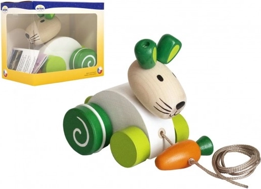 Drewniany króliczek na sznurku z marchewką na pierwsze kroczki