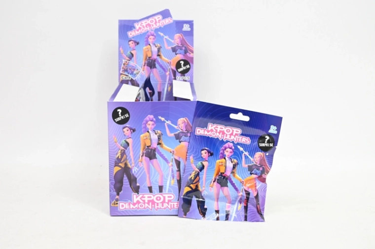 Brelok do kluczy K-pop w blind bagu KPop Demon Hunters (12 szt. w displayu)