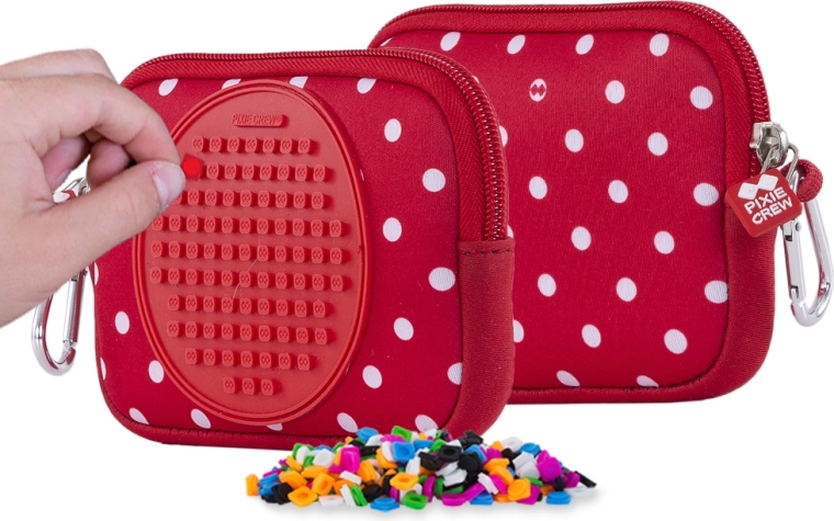 Uniwersalne etui Pixie Crew czerwone w białe kropki