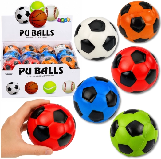 Piankowa piłeczka do rzucania i łapania w piłkarskim designie 6 cm