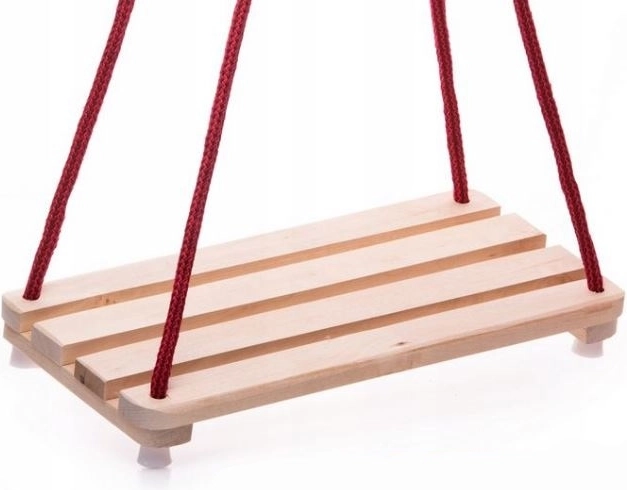 Drewniana huśtawka z naturalnym siedziskiem