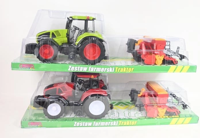 Traktor z doczepianą maszyną rolniczą