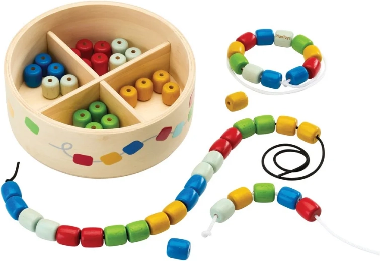 PlanToys nawlekanie koralików w pudełku