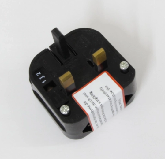 Adapter z wtyczki DE na wtyczkę GB