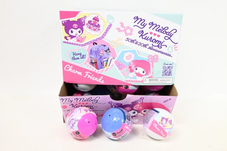 Hello Kitty kula-niespodzianka 65 mm Kuromi i My Melody